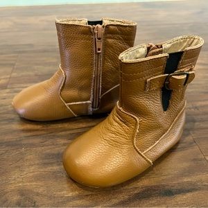 Little love bug boots size 6